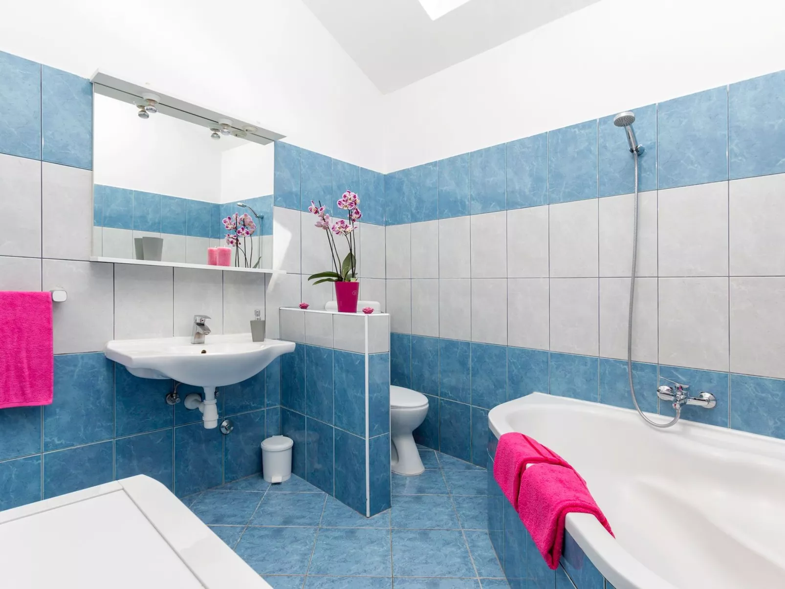 AQUA mit Pool-Inside