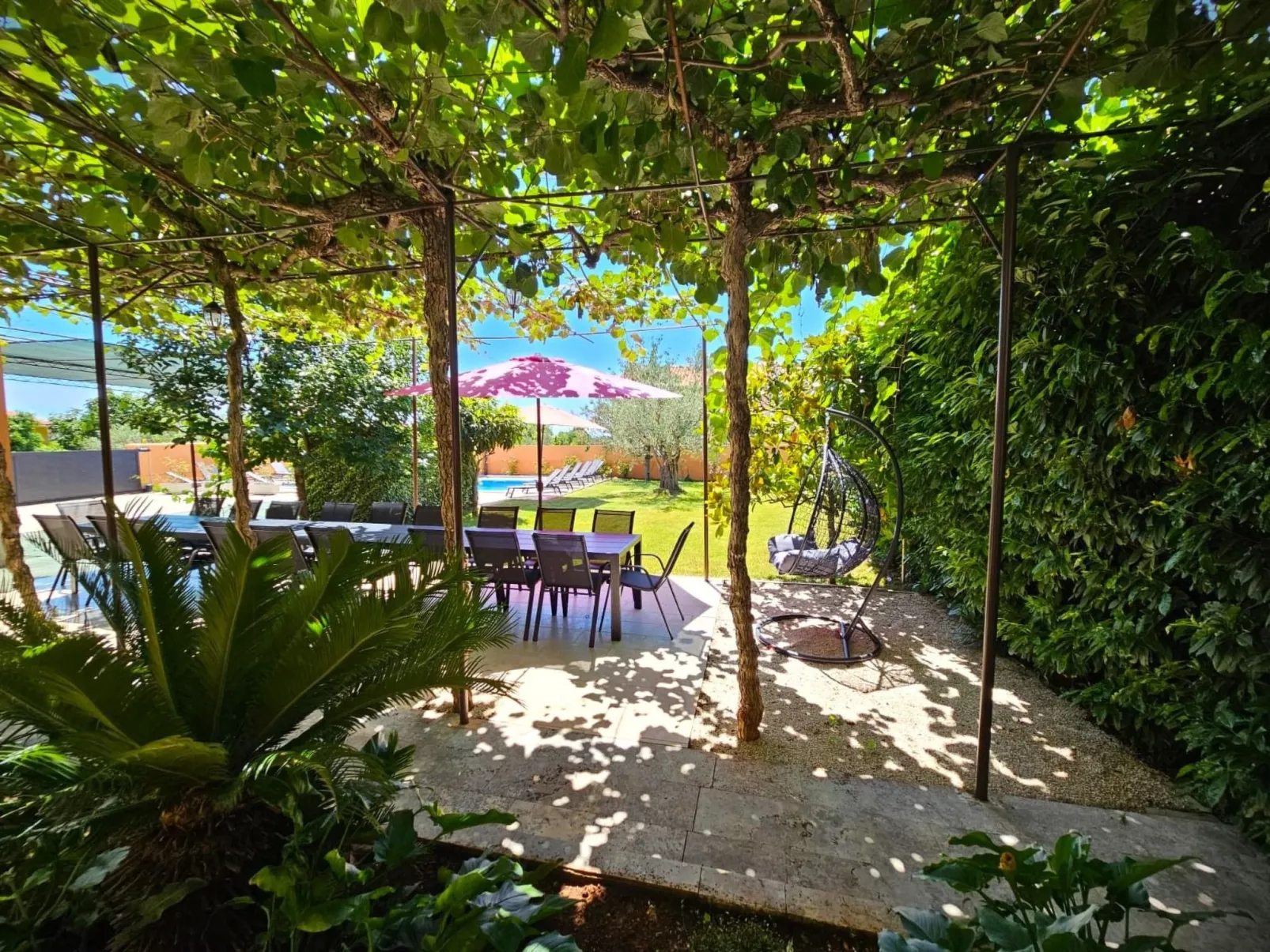 Sehr geräumige Villa mit Pool-Dehors