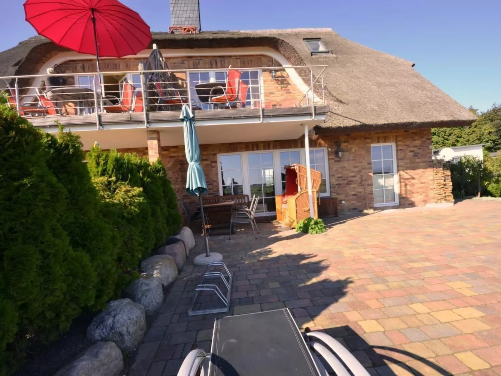 Wunderschönes Appartement mit Garten und Terrasse-Outside