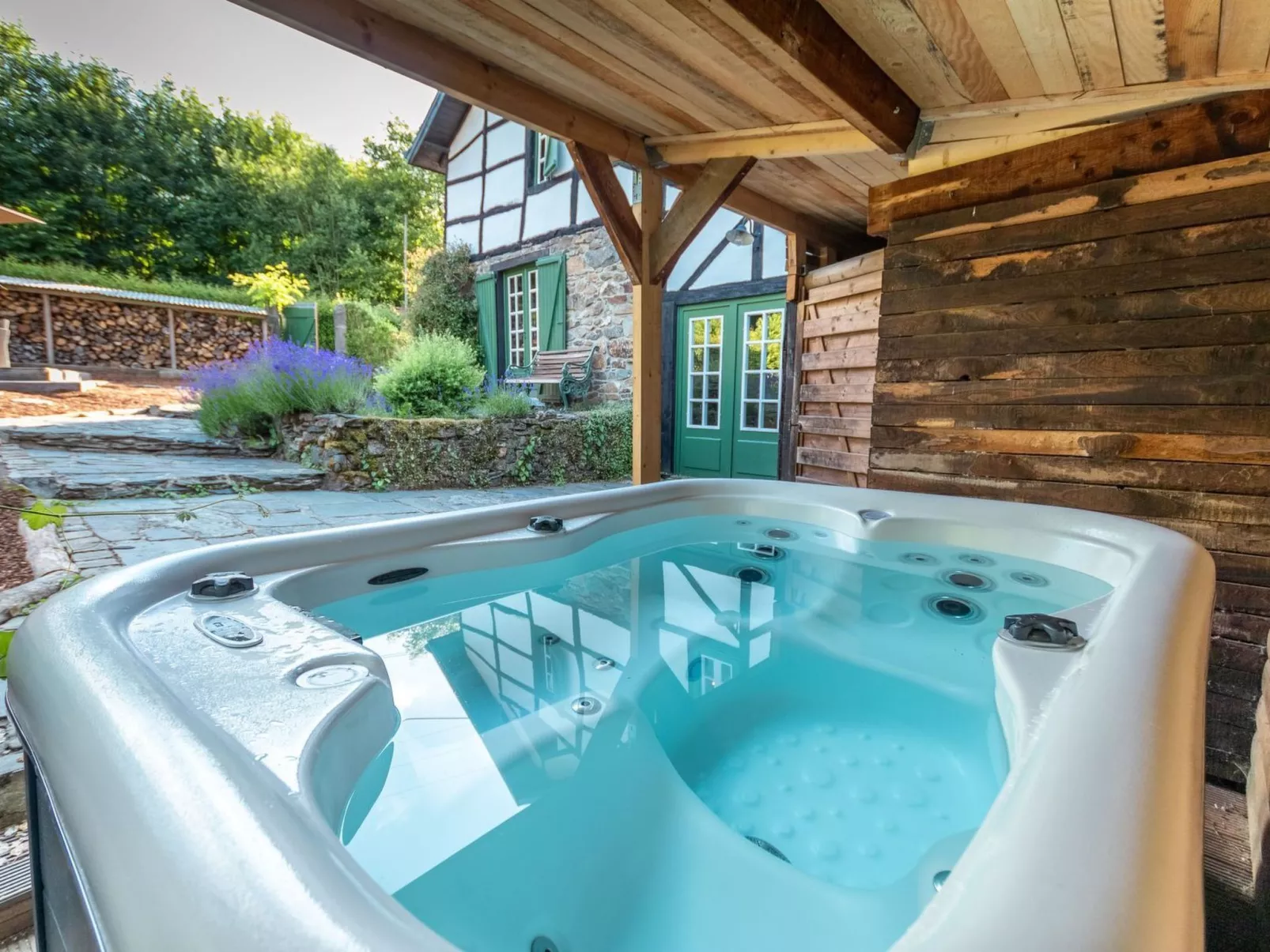 Ardenner Villa mit Jacuzzi-Outside