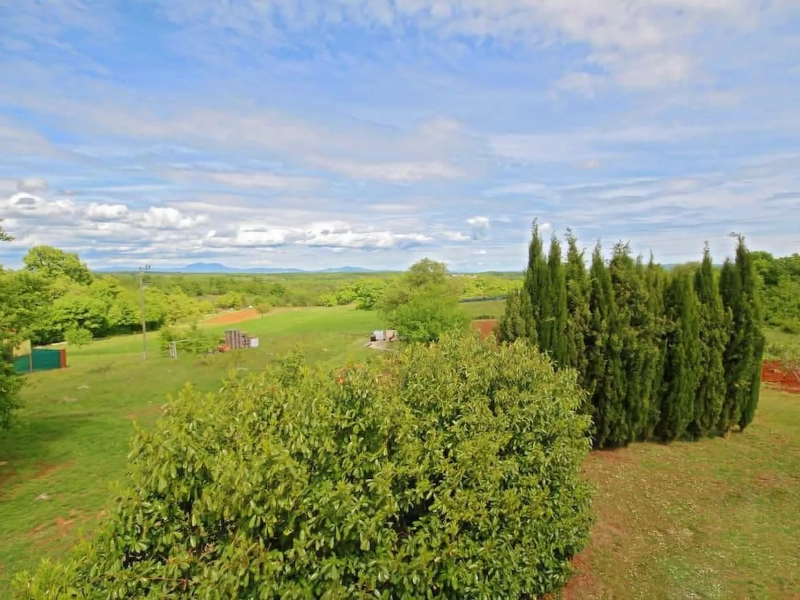 3-Schlafzimmer-Wohnung mit Gemeinschaftspool-Draußen