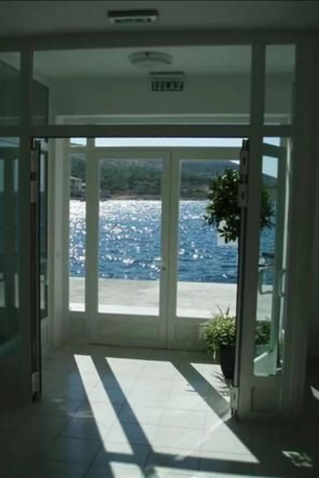 Duplex-Apartment mit Blick auf das Meer und den Garten-Draußen