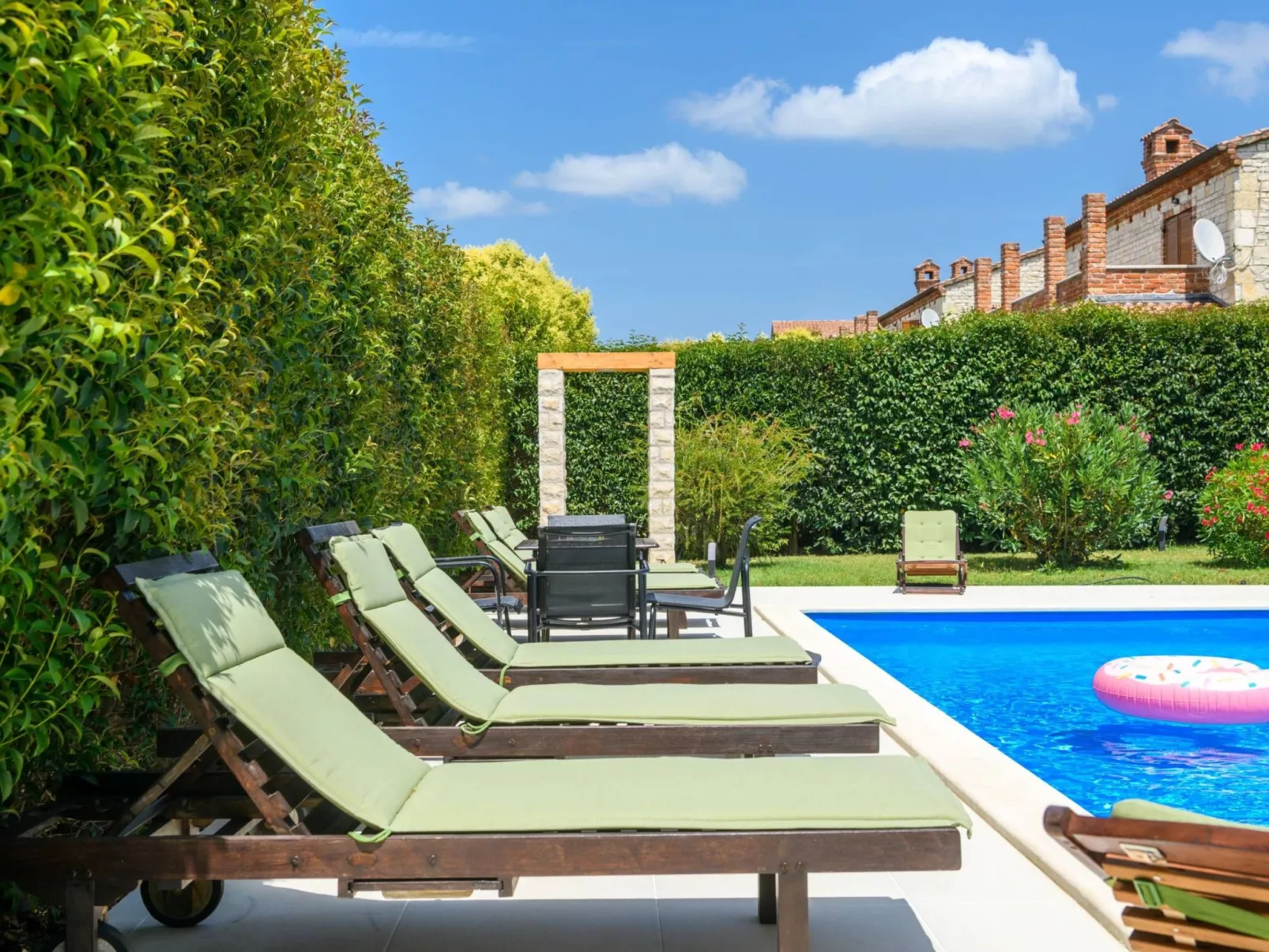 Villa Amani-Draußen