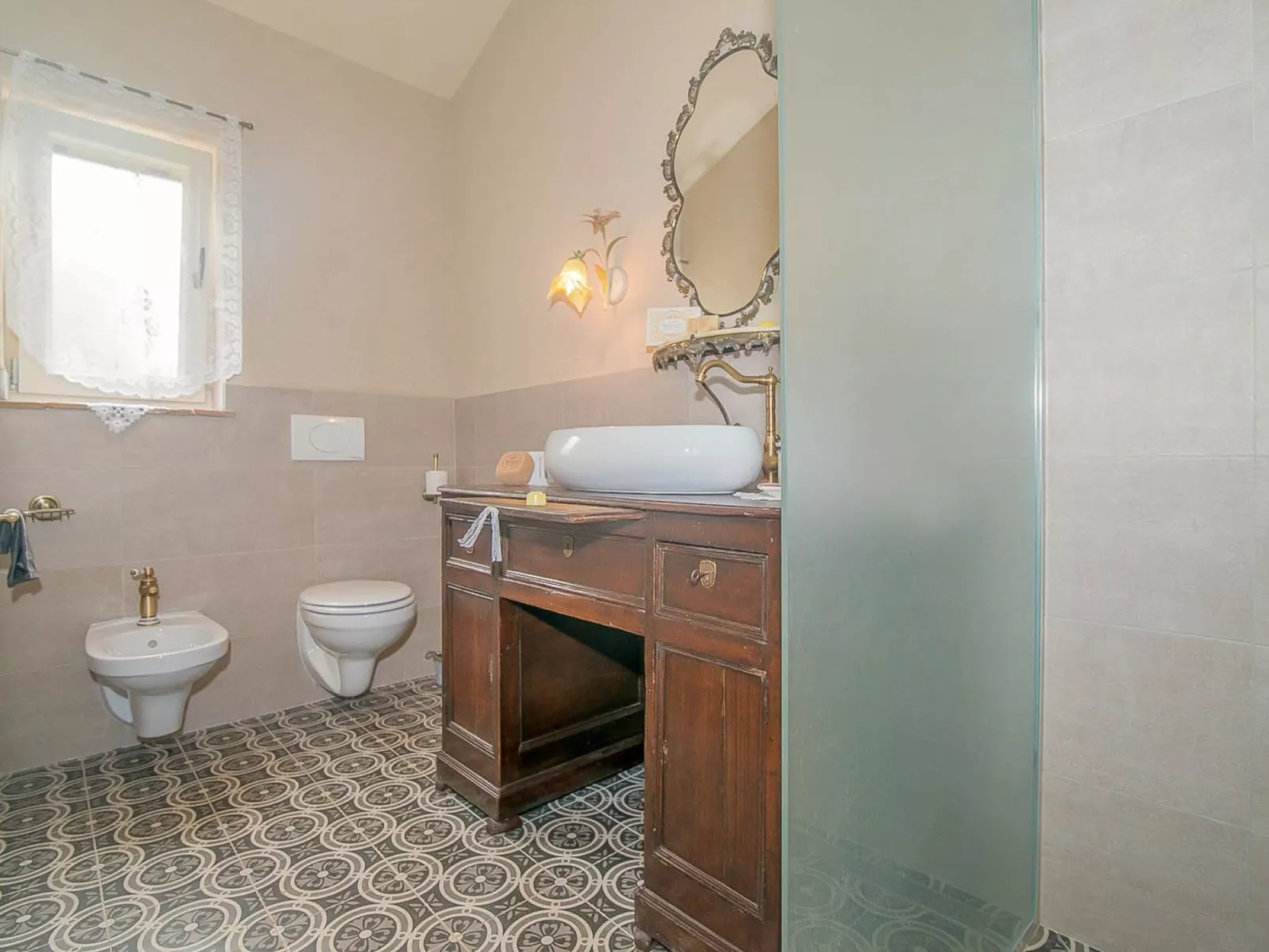 Villa Romana mit Pool-Drinnen