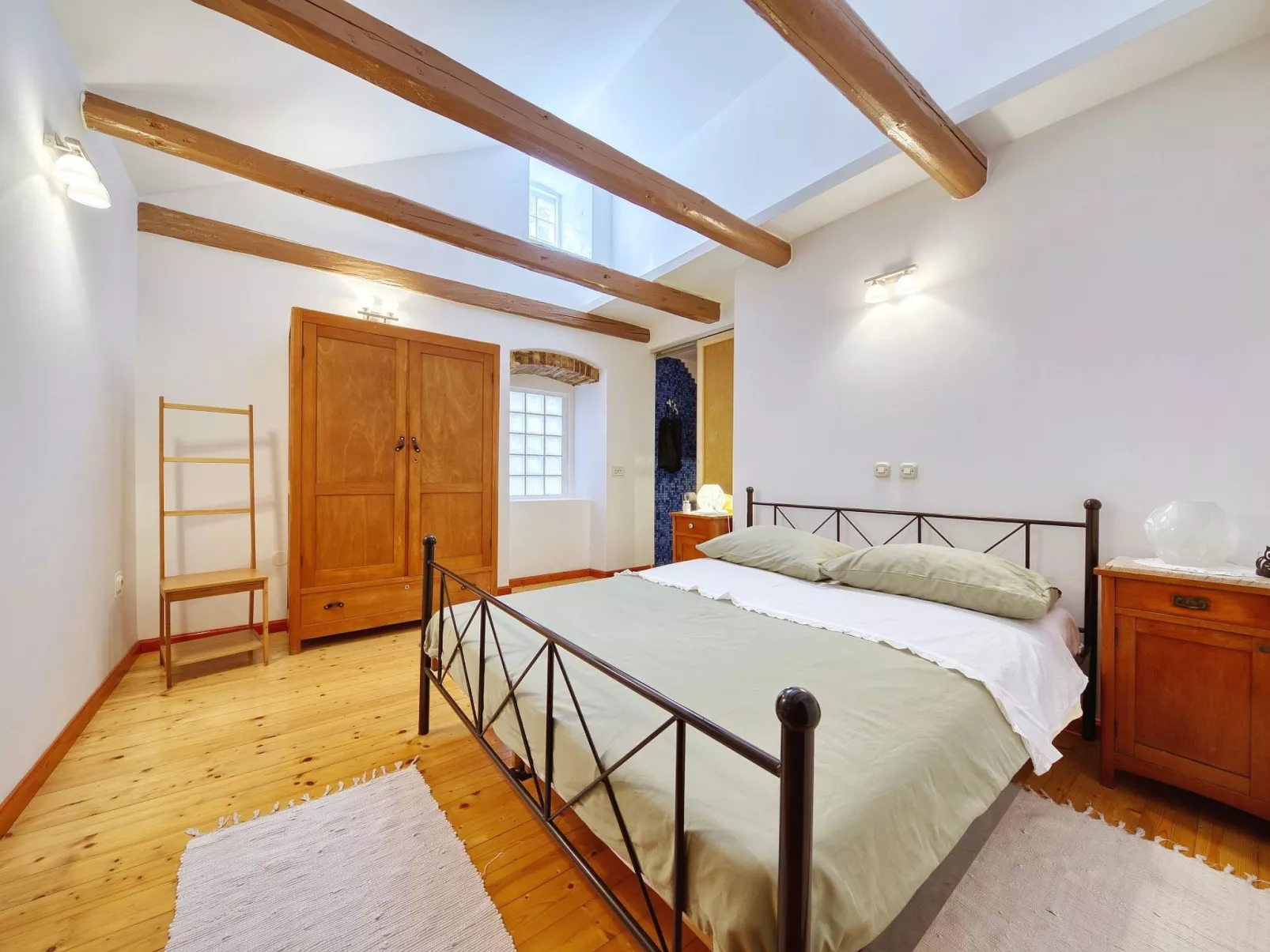 Stara frajla - Dedans