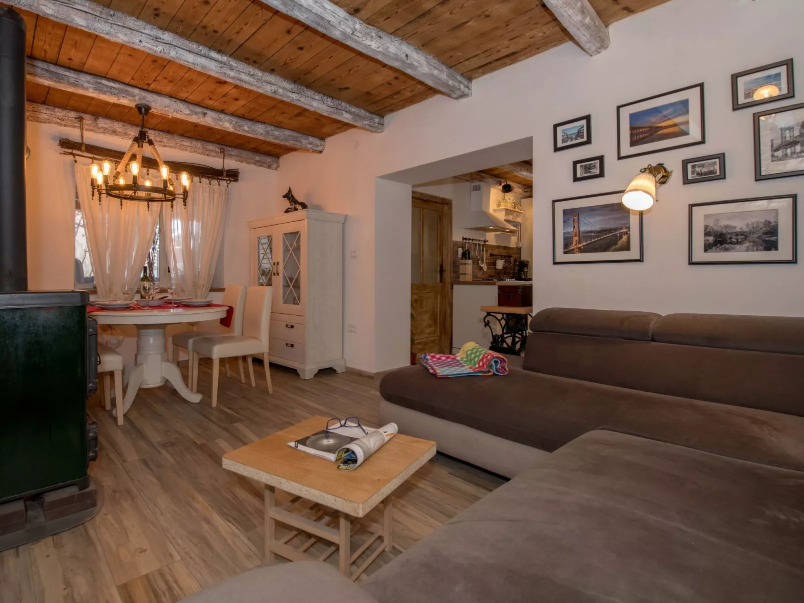 Mit Garten, Terrasse und Grill-Inside