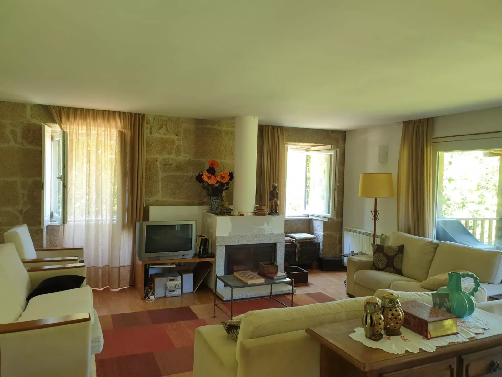 Haus jenseits des Flusses-Drinnen