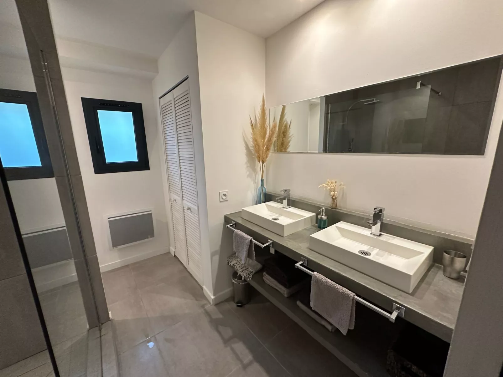 Eine kleine Ecke der Provence. Privater beheizter Pool-Dedans