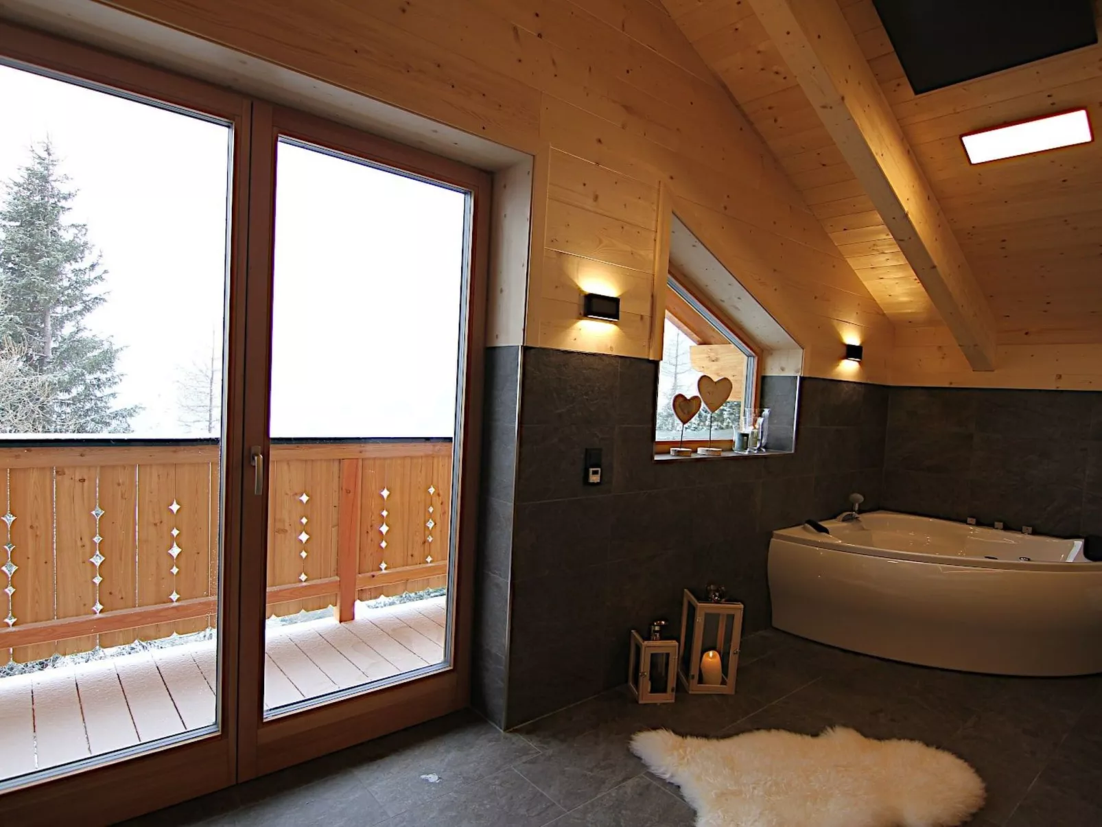 Heidi Chalets Falkertsee – Luxus für Familien & Wellnessurlauber - Draußen