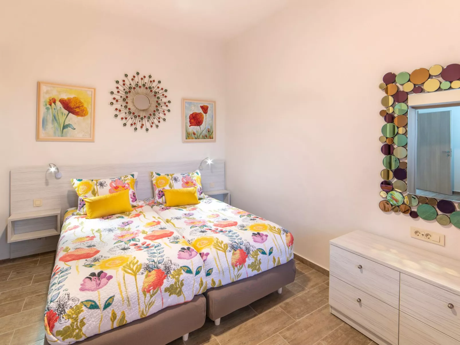 Lemonia für 6 Personen und 3 Kinder-Dedans