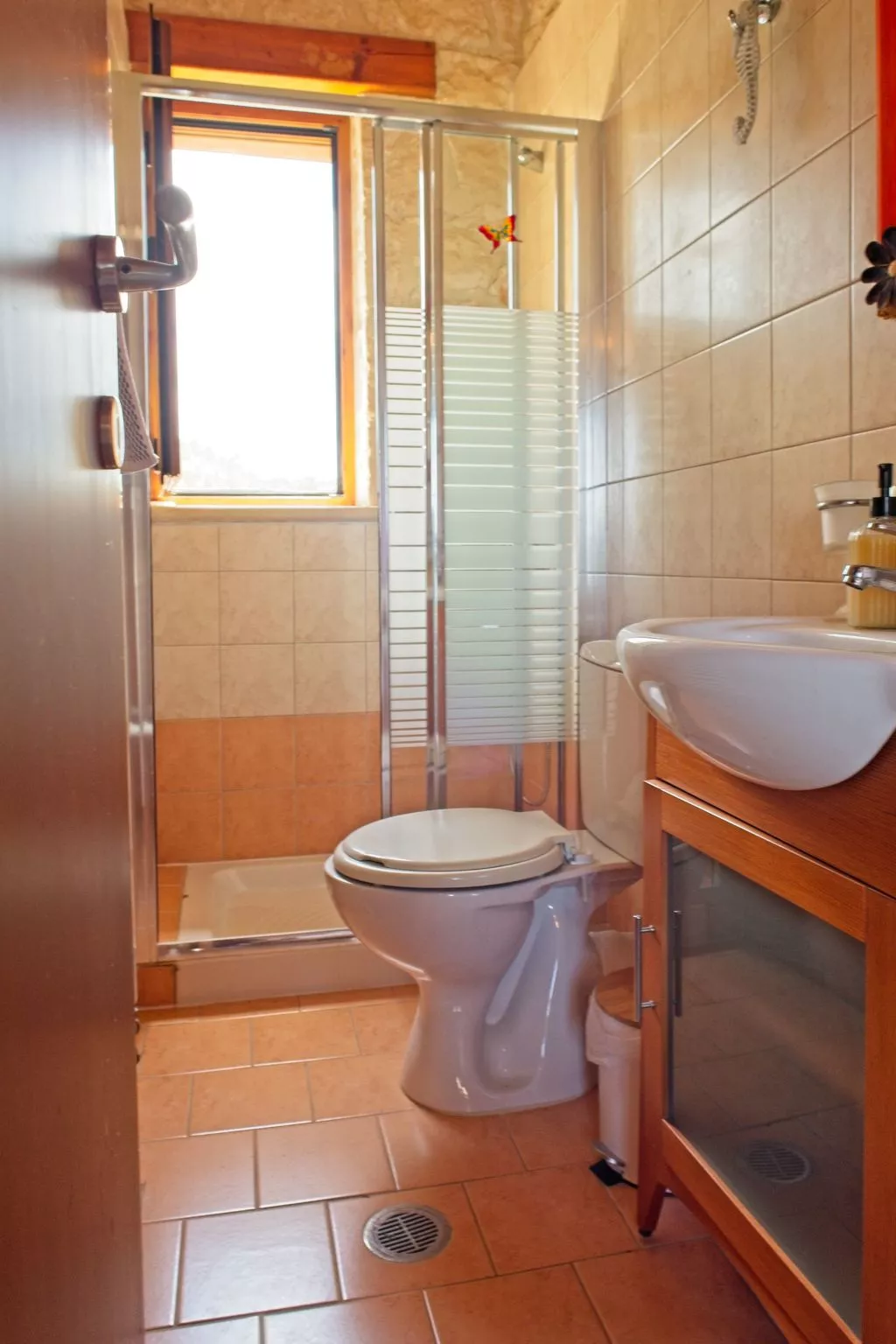 Traditionelle Villa mit privatem Pool-Drinnen