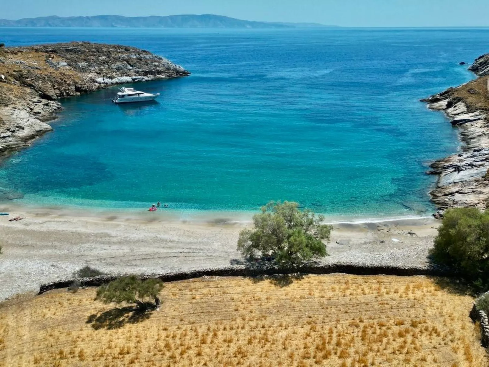 Ruhig gelegene Wohnung mit Meerblick an einem abgelegenen Strand-Dehors