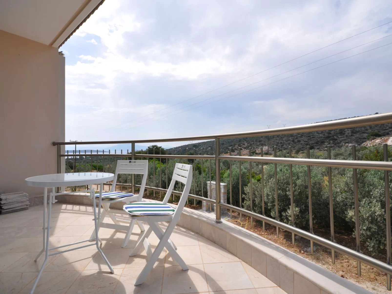 Anwesen "Villa Livadia" mit Infinity-Pool-Dehors