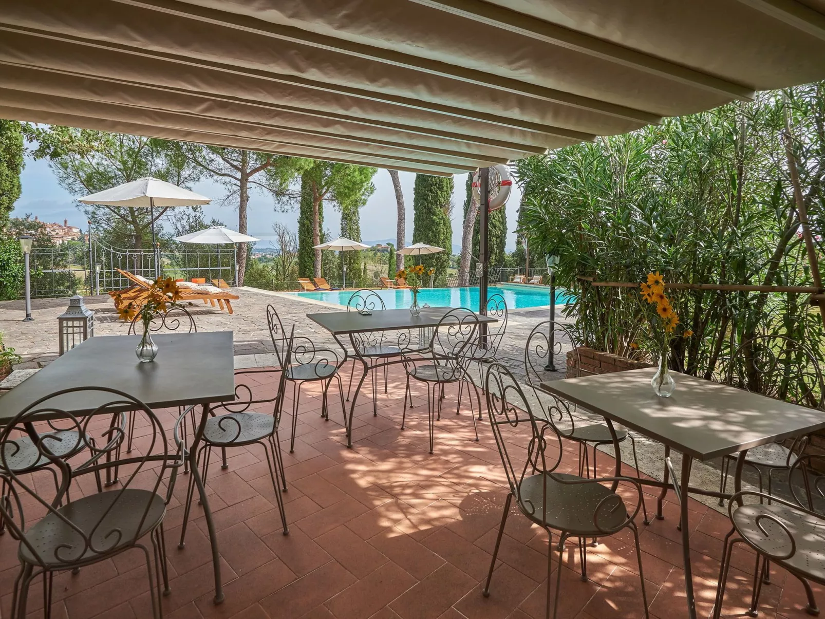 Rosa castellett' Wohnung mit Pool