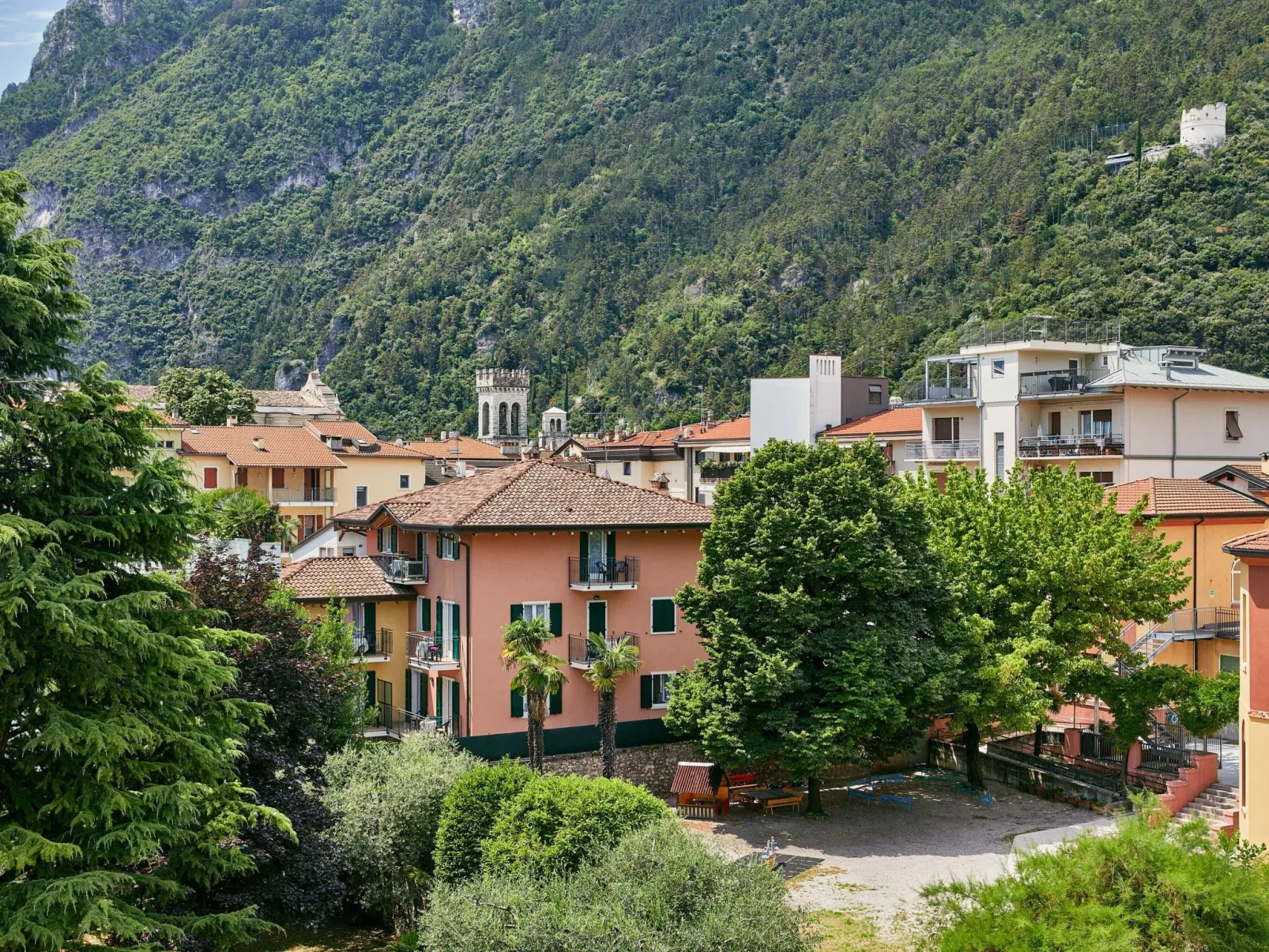 Große Wohnung mit Balkon BV6-Draußen