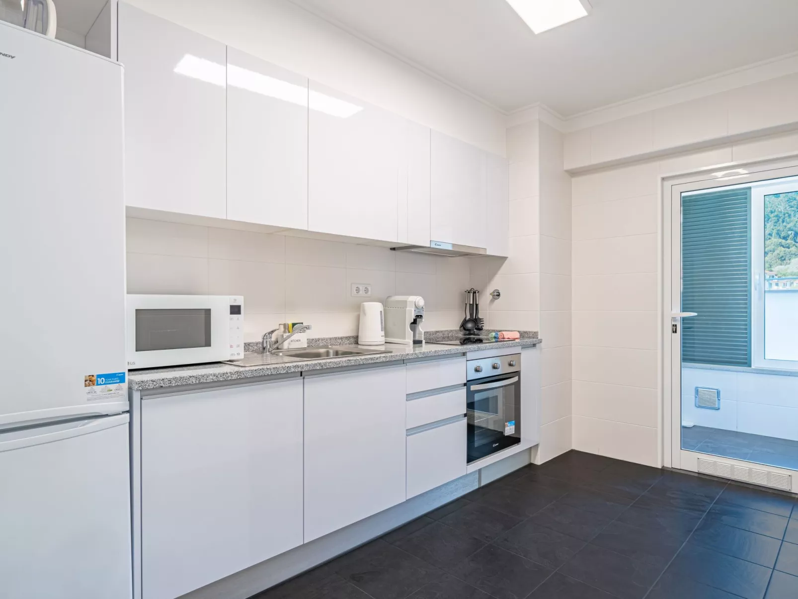 "Sonnenblume" mit Gemeinschaftspool-Dedans