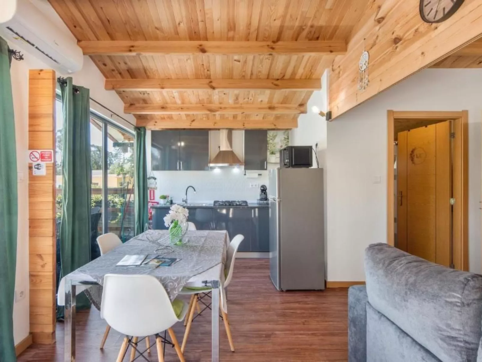 Kleines Paradies bei Portugiesisch Venedig 2-Drinnen