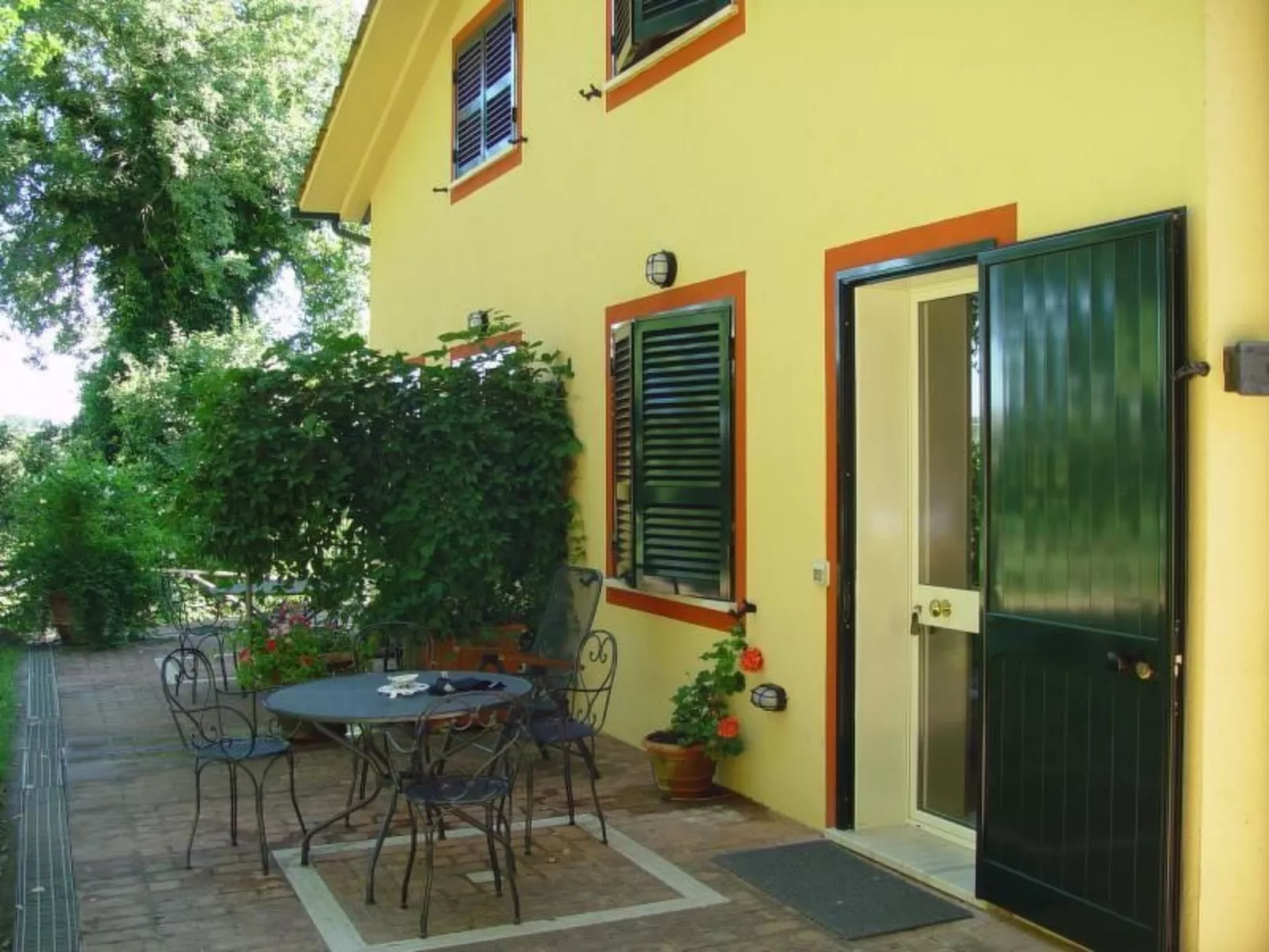 Wohnung in Sarteano mit Privatparkplatz-Draußen