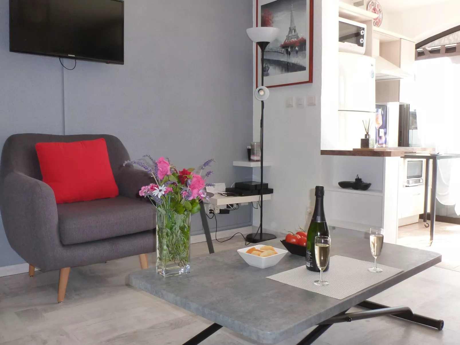 SAISONALE VERMIETUNG: DIE PERGOLA AM STRAND.-Dedans