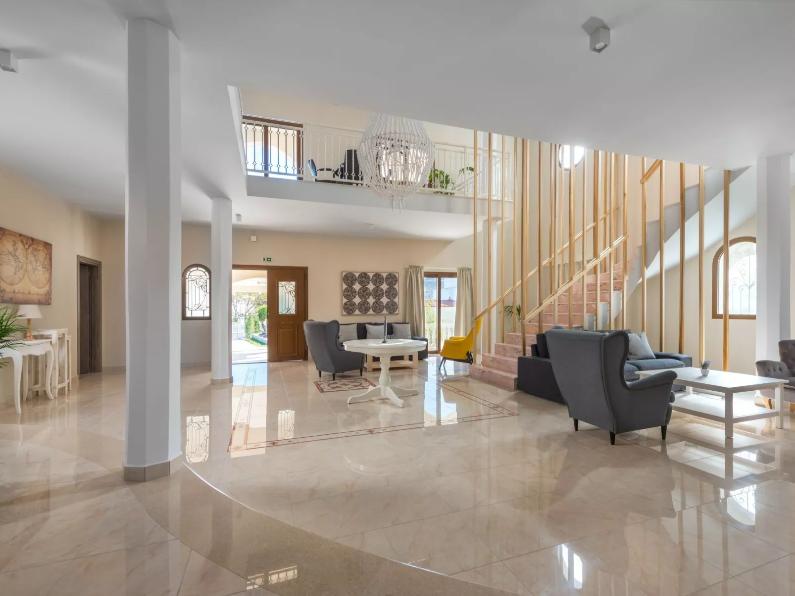 Geräumige Villa Evelyn für 10 Personen mit Pool