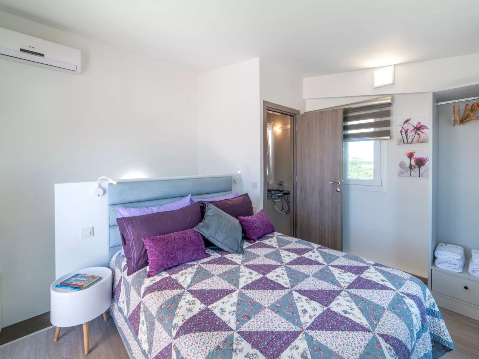 Luxuriöses Ferienhaus mit heizbarem Infinitypool-Drinnen