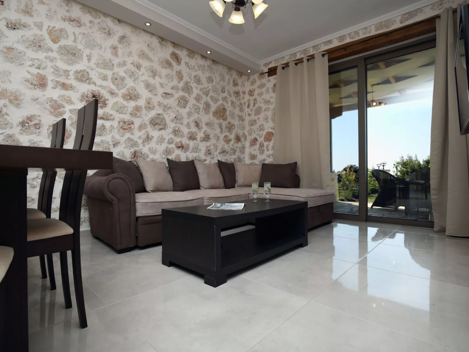 Villa Hrw mit privatem Pool-Inside