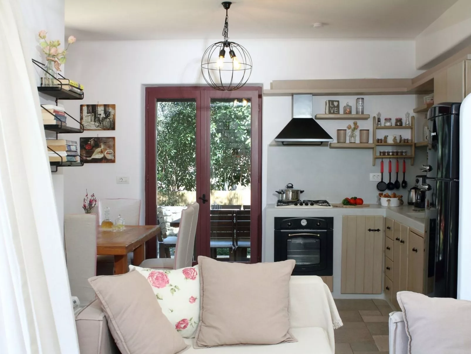 "Agapi" mit Infinity-Pool-Inside