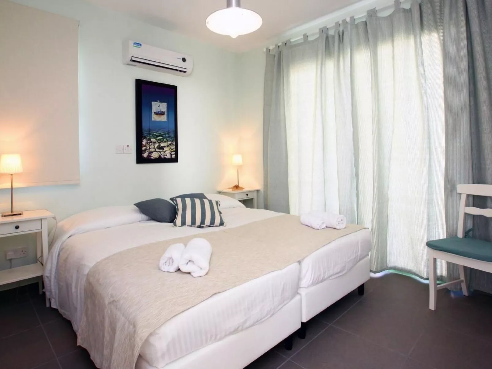 Mit Garten, Grill und Terrasse-Inside