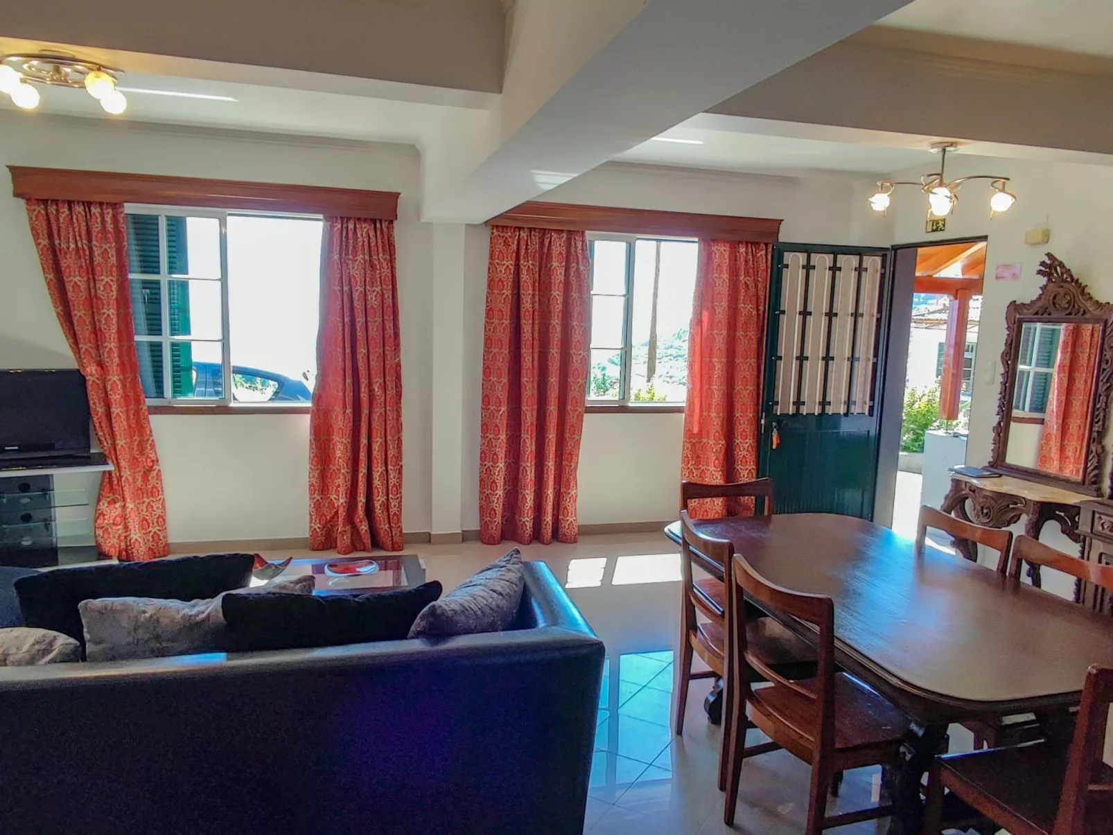 Die lustige und entspannende Wohnung mit Terrasse und Aussicht-Image-tags.info