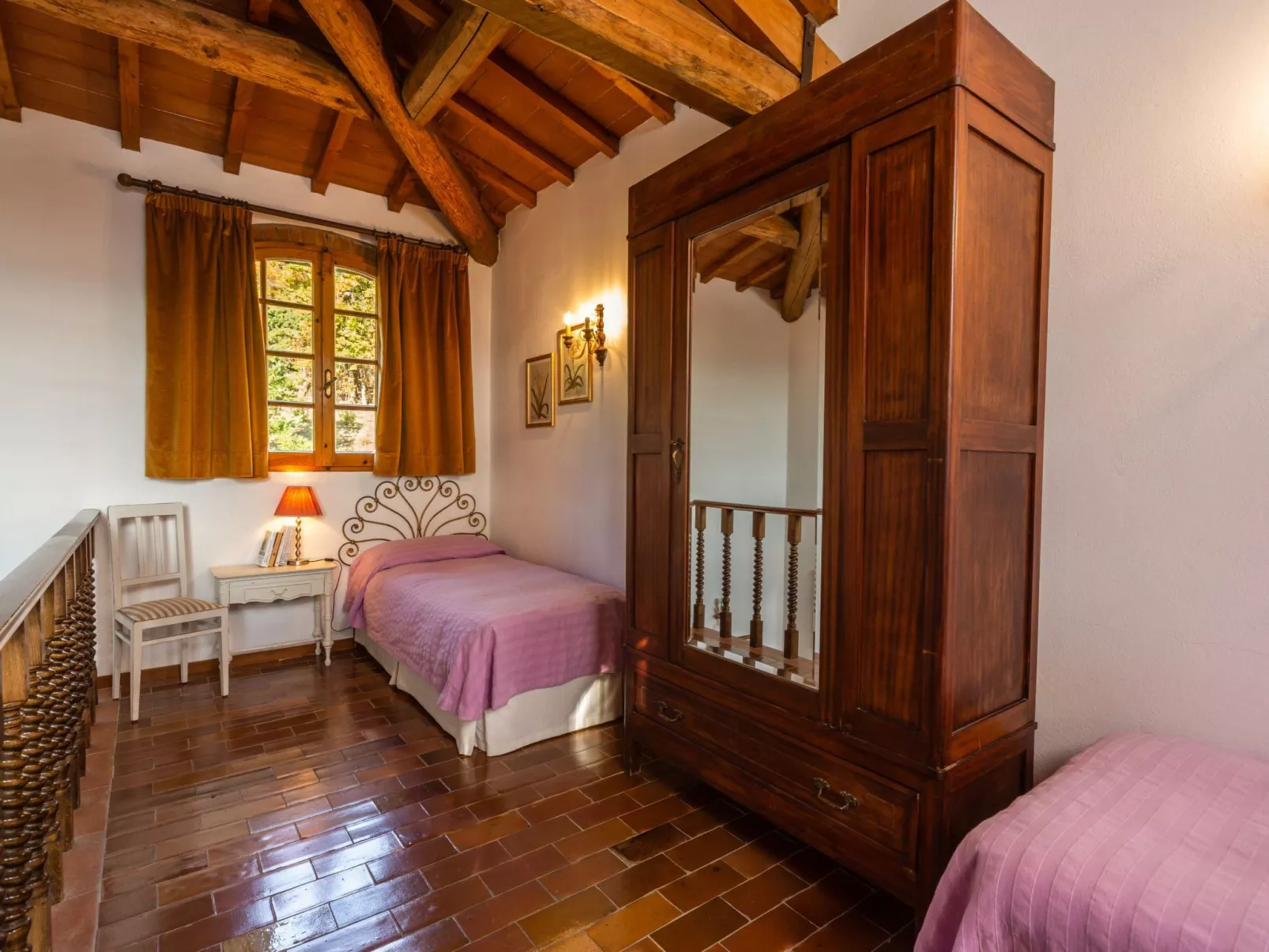 'Villa Rondini' mit Terrasse-Inside