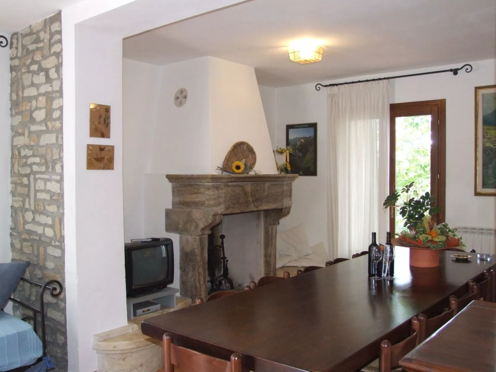 Villa 'Castagno' mit Pool-Drinnen