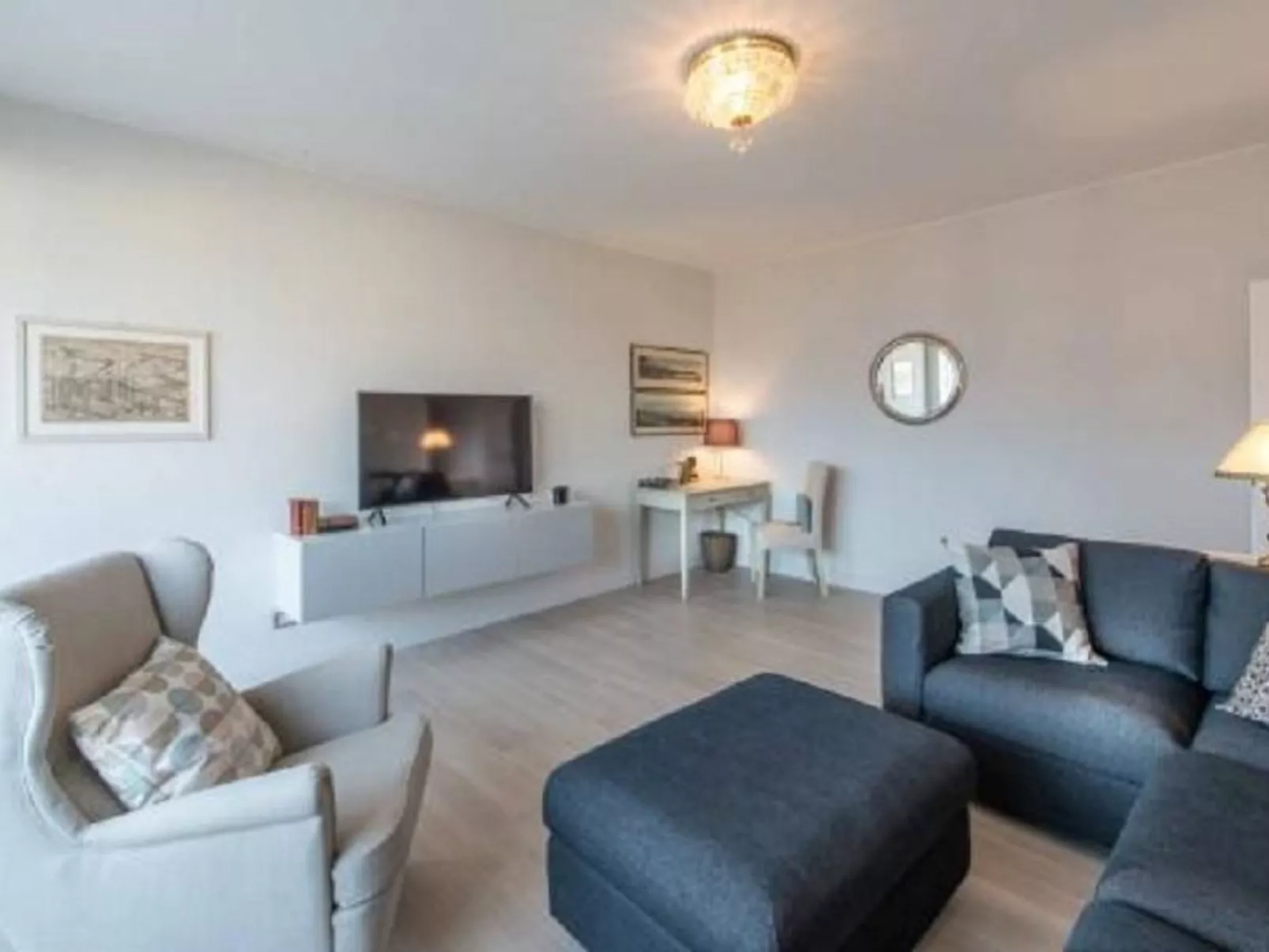 Elegante Penthouse-Wohnung mit Seeblick-Drinnen