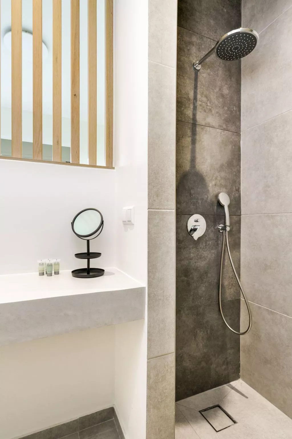 Neue moderne Villa Tessera mit privatem Pool und Grillplatz-Inside