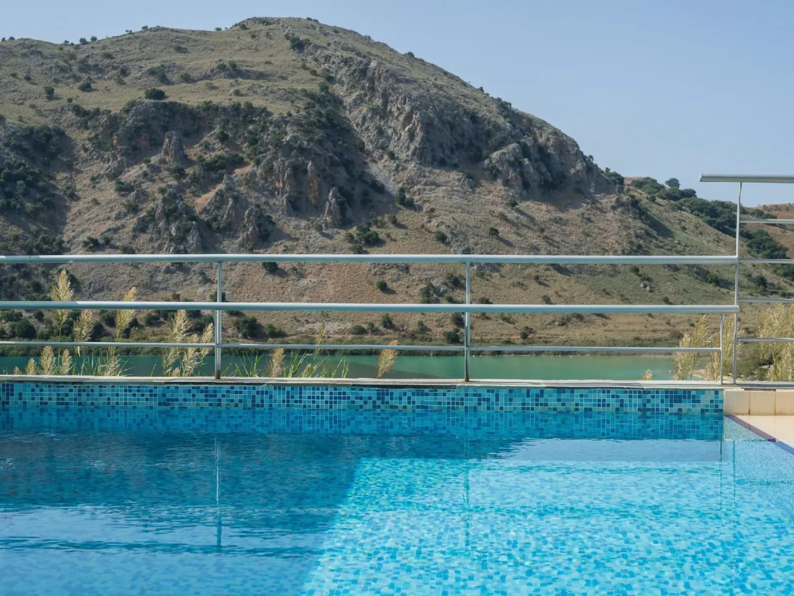 Wunderschöne Villa mit Seeblick und Pool in der Nähe von Restaurants-Dehors