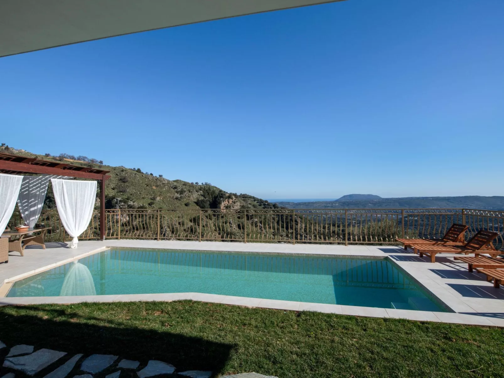 Geroulios Kastro Villa II"Free"Beheizter Pool, Whirlpool-Outside