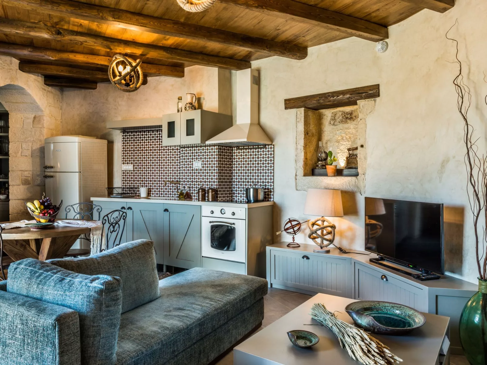 "Liodosifis" mit eigenem Pool