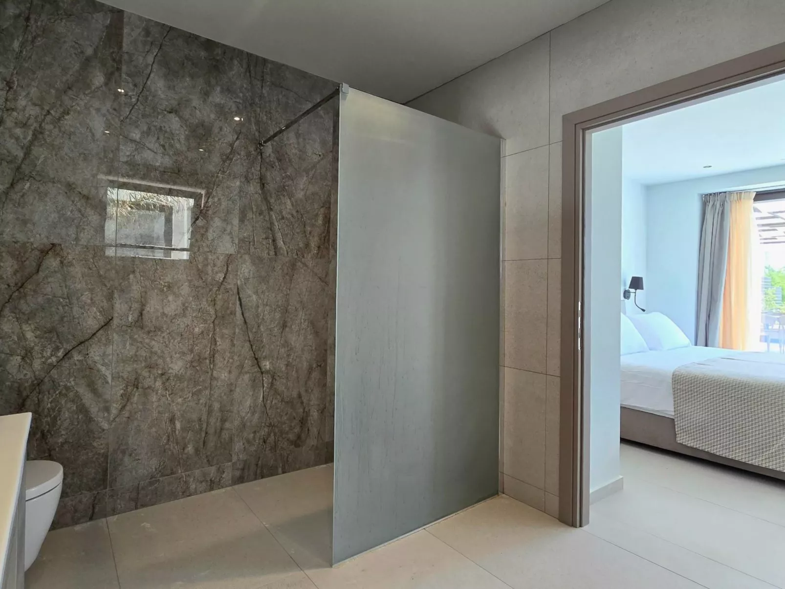 Trapezia Luxury Living - Mondstein-Dedans