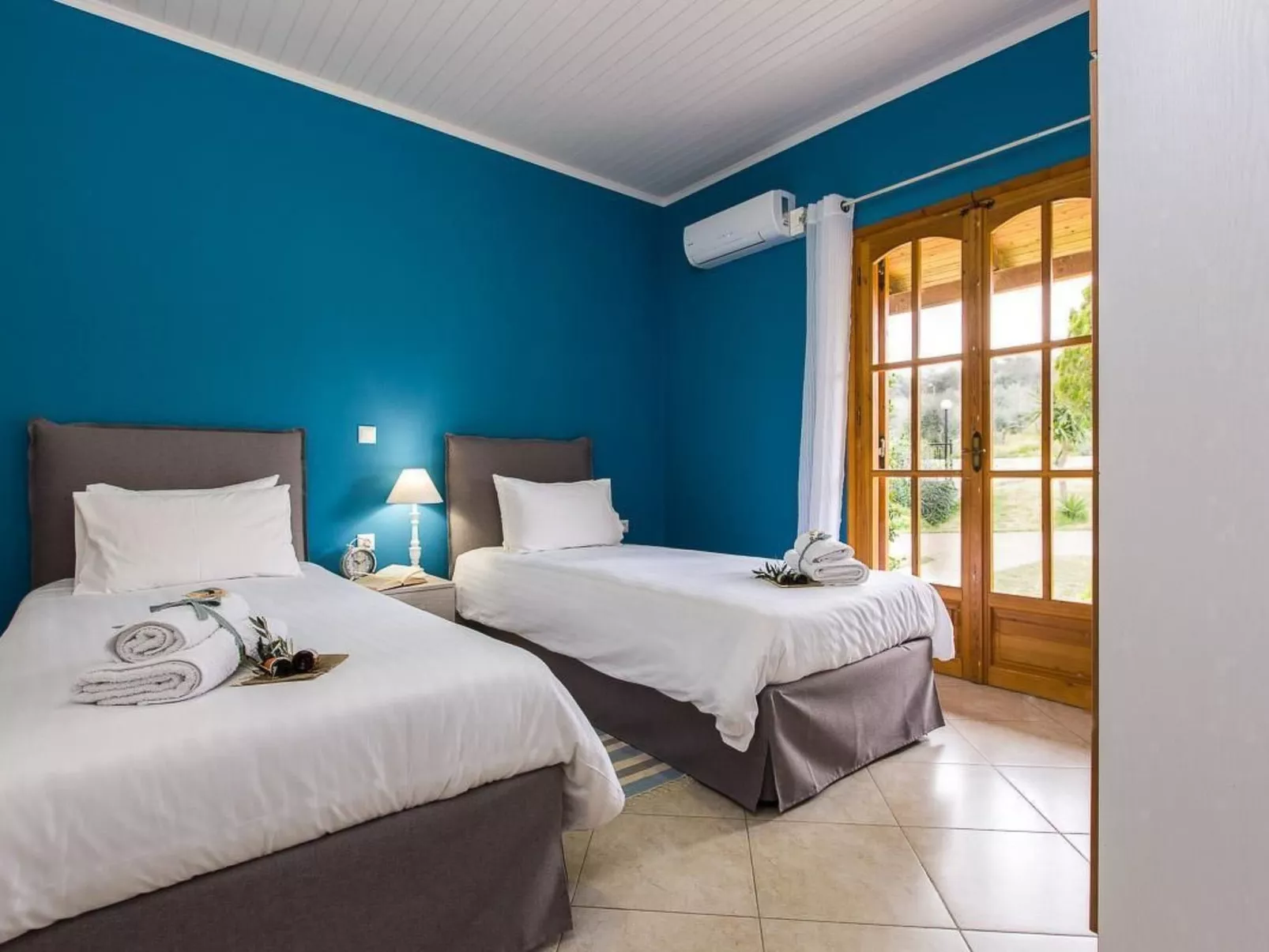 Großes Ferienhaus in Arkadi mit Großer Terrasse-Image-tags.info