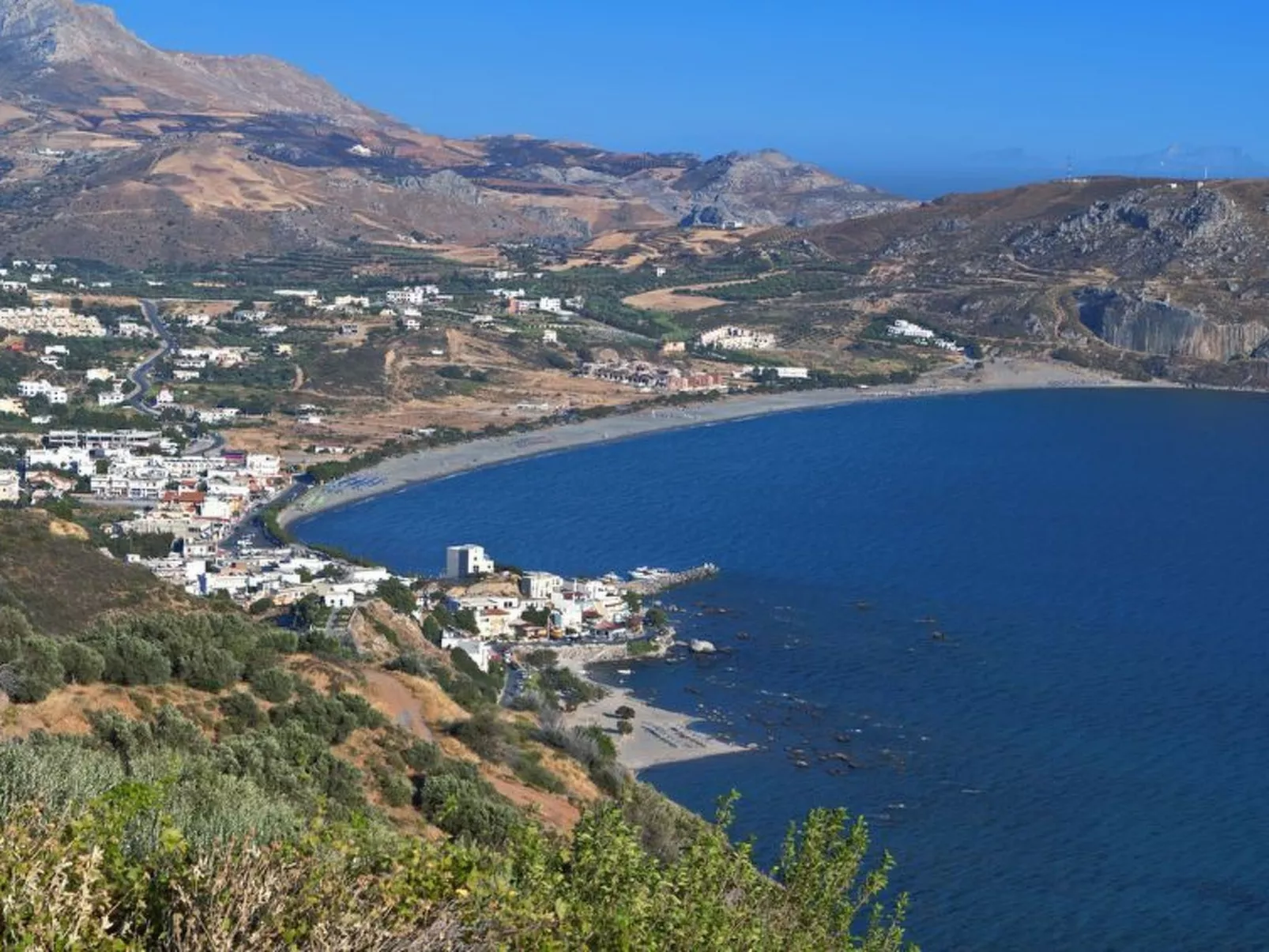 Neue Villa mit privatem Pool und BBQ, 2.5km zum Strand-Outside