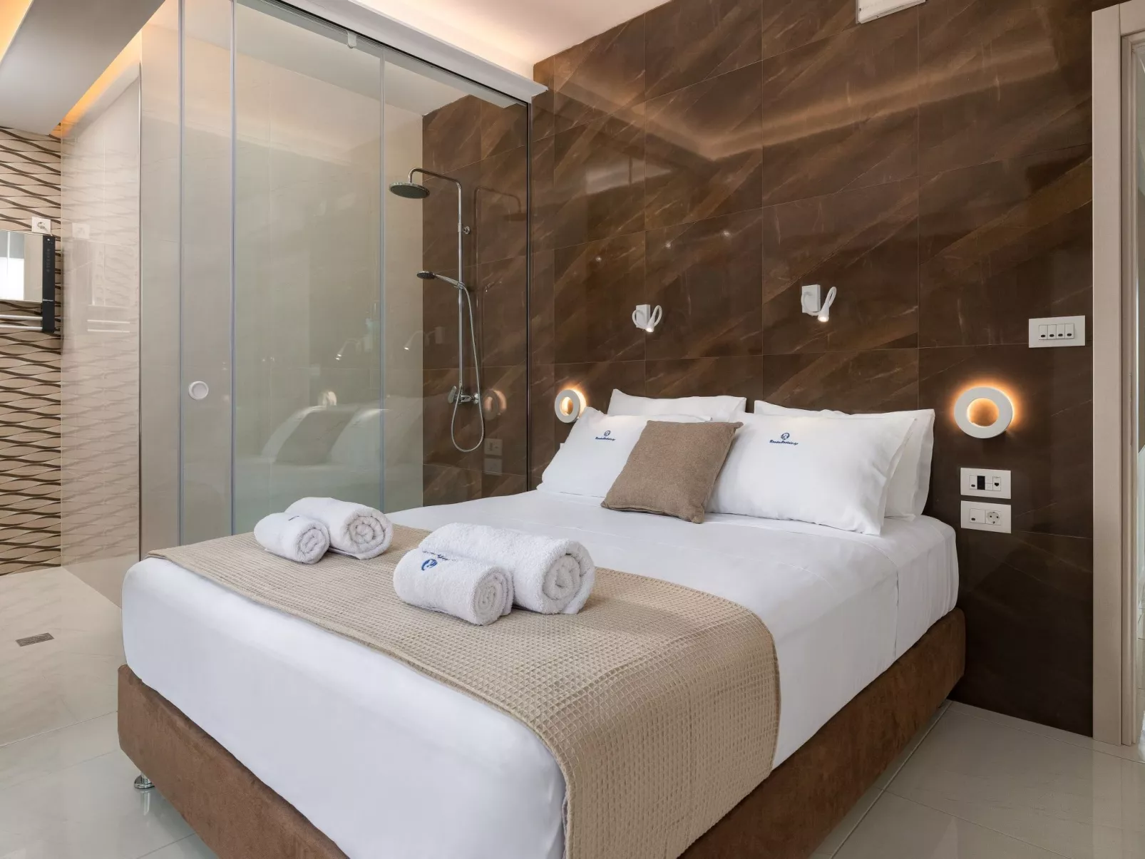 Rhodes Skyline Suites-Inside