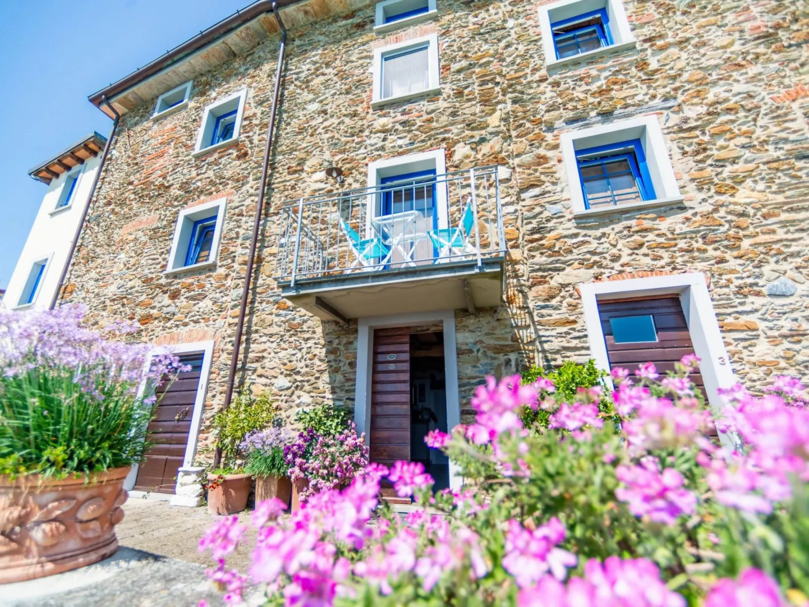 Wohnung 'Settimo cielo8' mit Schwimmbad-Outside