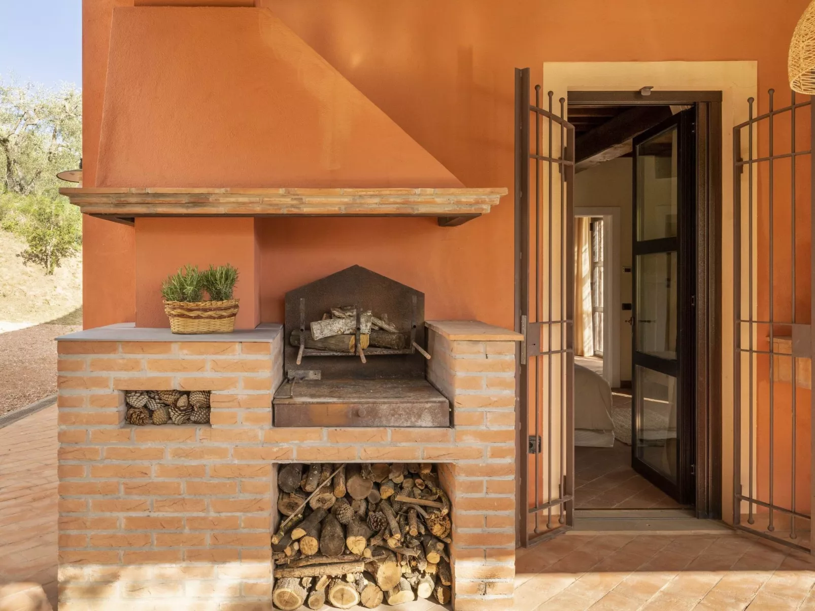 Ferienvilla 'Riparossa' mit eigenem Pool-Dehors