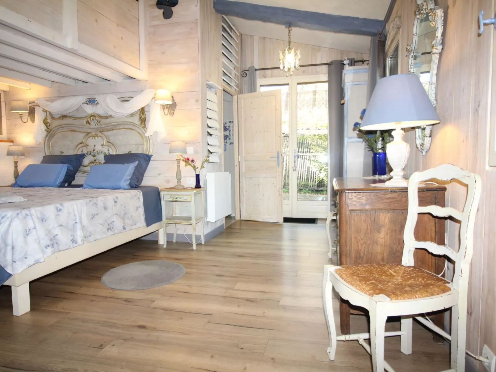 Haus mit Charme Komfort Ruhe Privatpool-Drinnen