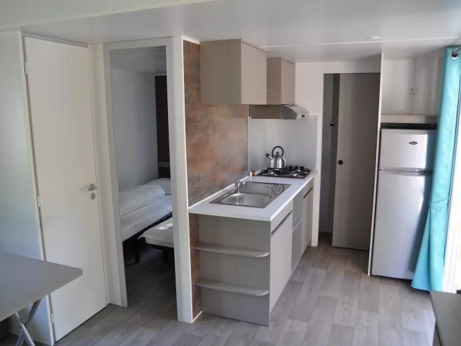 Mobilheim an der Cote d'Azur-Drinnen