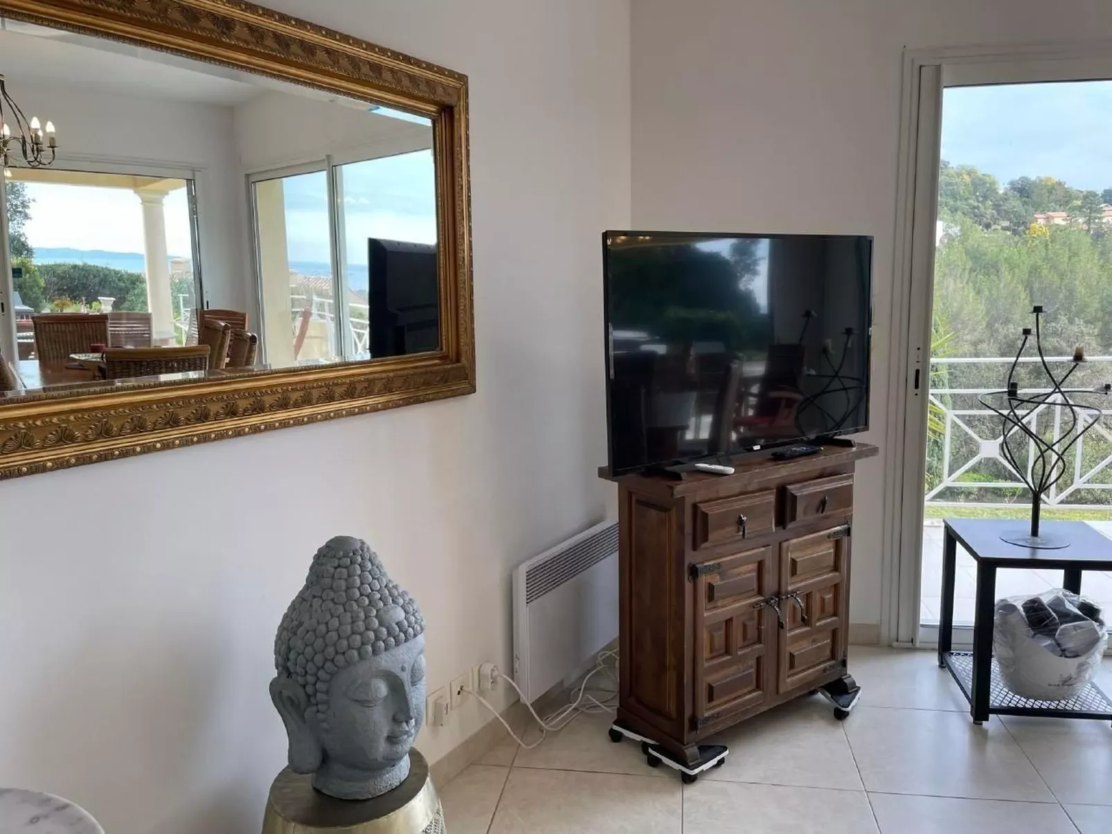 Les Palmiers-Drinnen