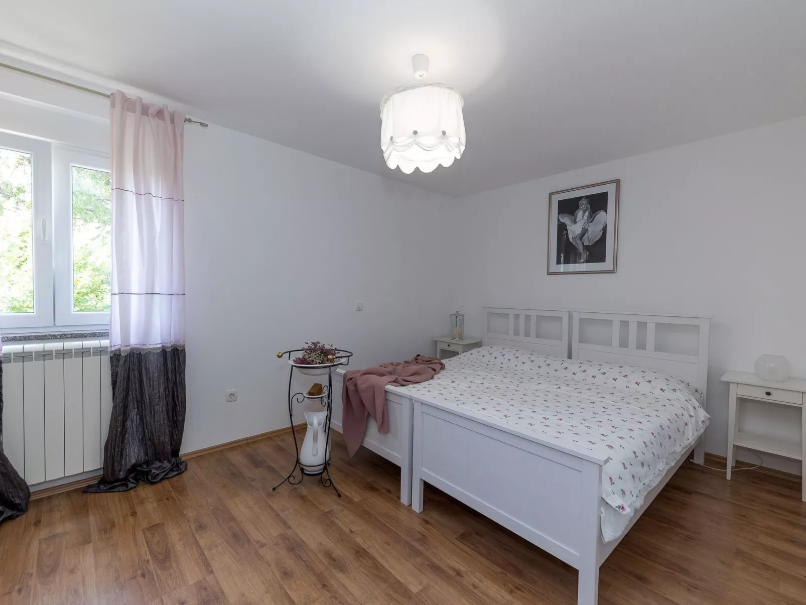 Ferienvilla mit privatem Pool-Dedans