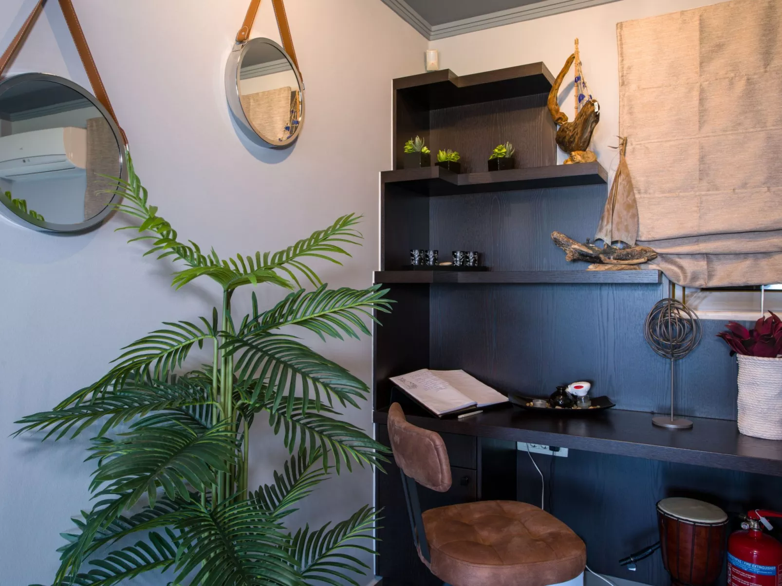 Ferienvilla mit Garten, Grill und Terrasse-Drinnen