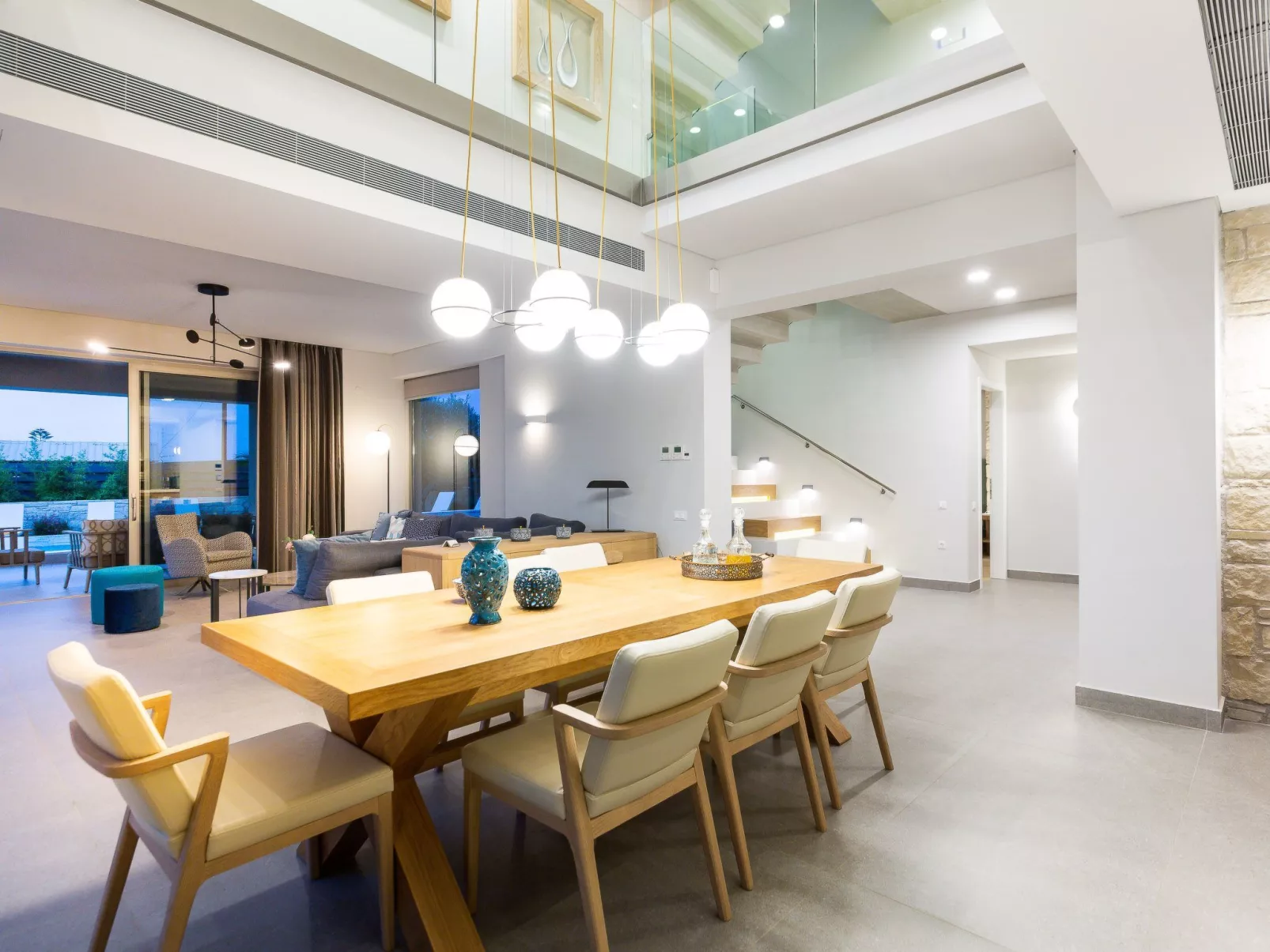 Villa mit beheiztem Pool in der Nähe von Strand und Geschäften-Image-tags.info