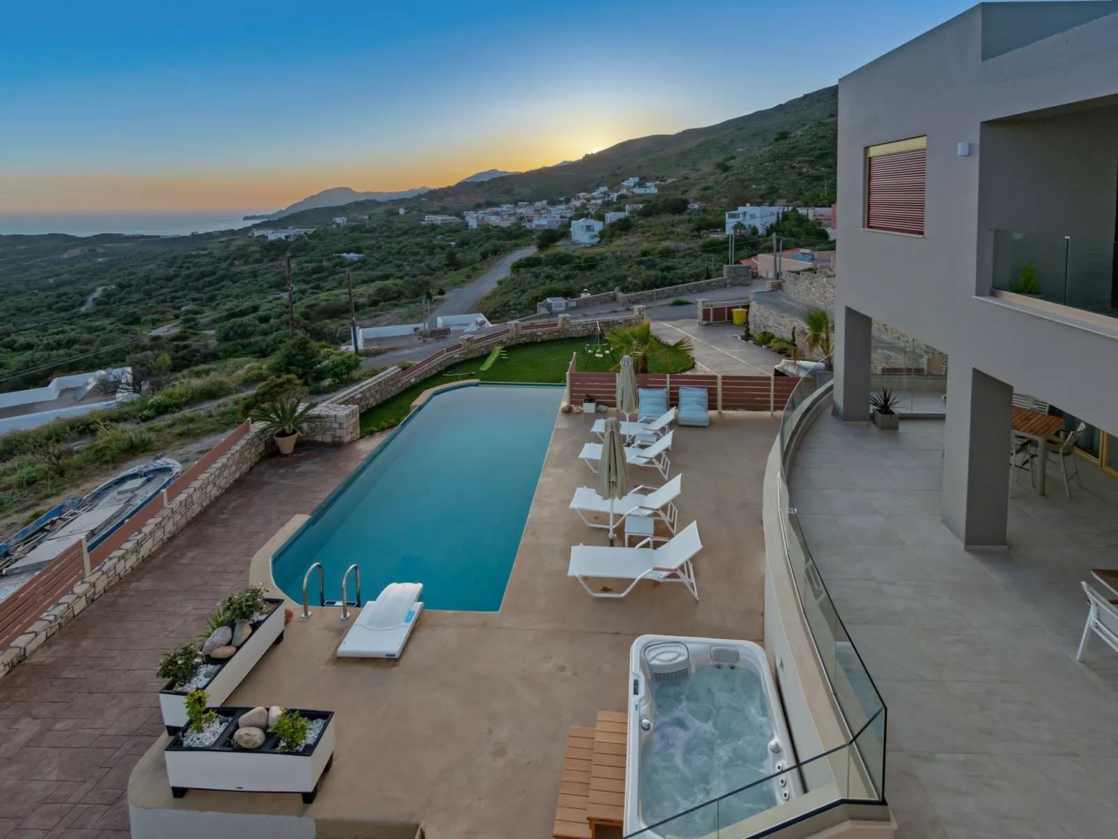 Villa Privater Pool Jacuzzi BBQ Kinderbereich-Image-tags.info