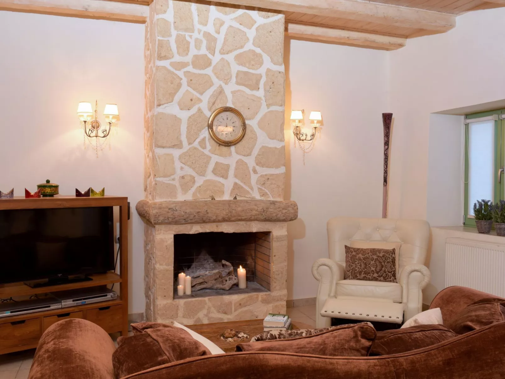 Charmantes Steinhaus in Agios Matheos-Inside